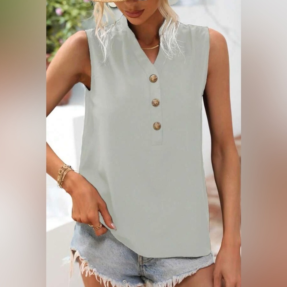 Button Front Sleeveless Blouse NWOT